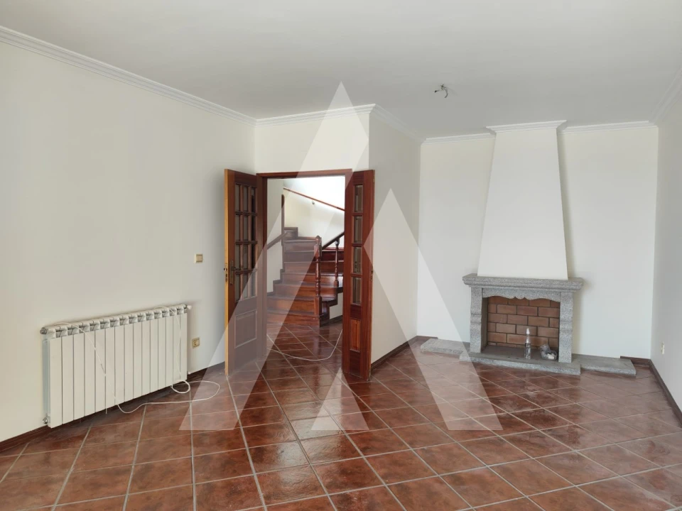 Moradia T4 para Venda em Guarda Foto 7