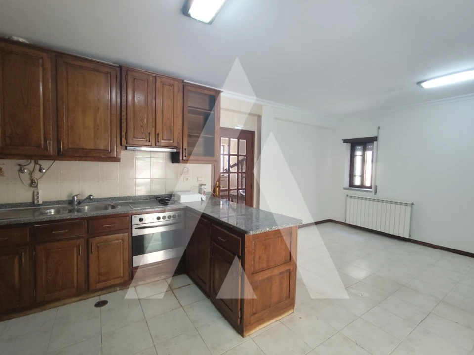 Moradia T4 para Venda em Guarda Foto 9