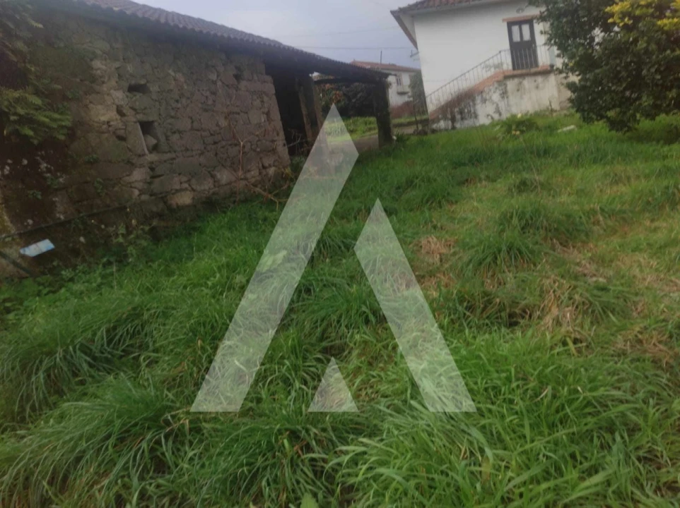 Moradia T2 para Venda em Vitorino das Donas Foto 4