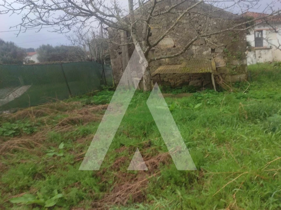 Moradia T2 para Venda em Vitorino das Donas Foto 17