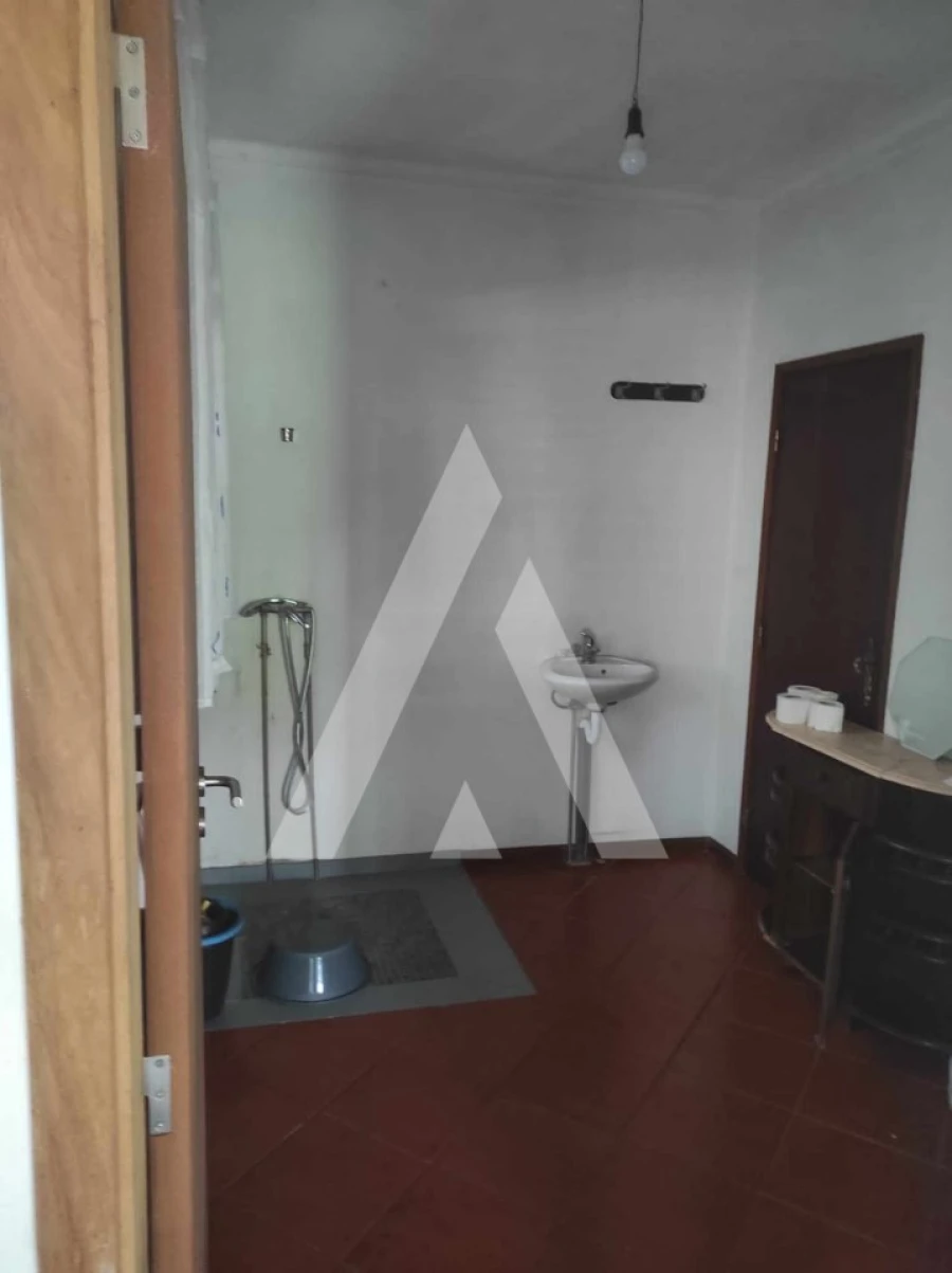 Moradia T2 para Venda em Vitorino das Donas Foto 9