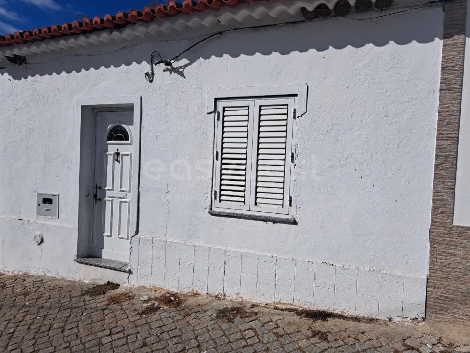 Moradia T3 para Venda em Salvada e Quintos Foto 1