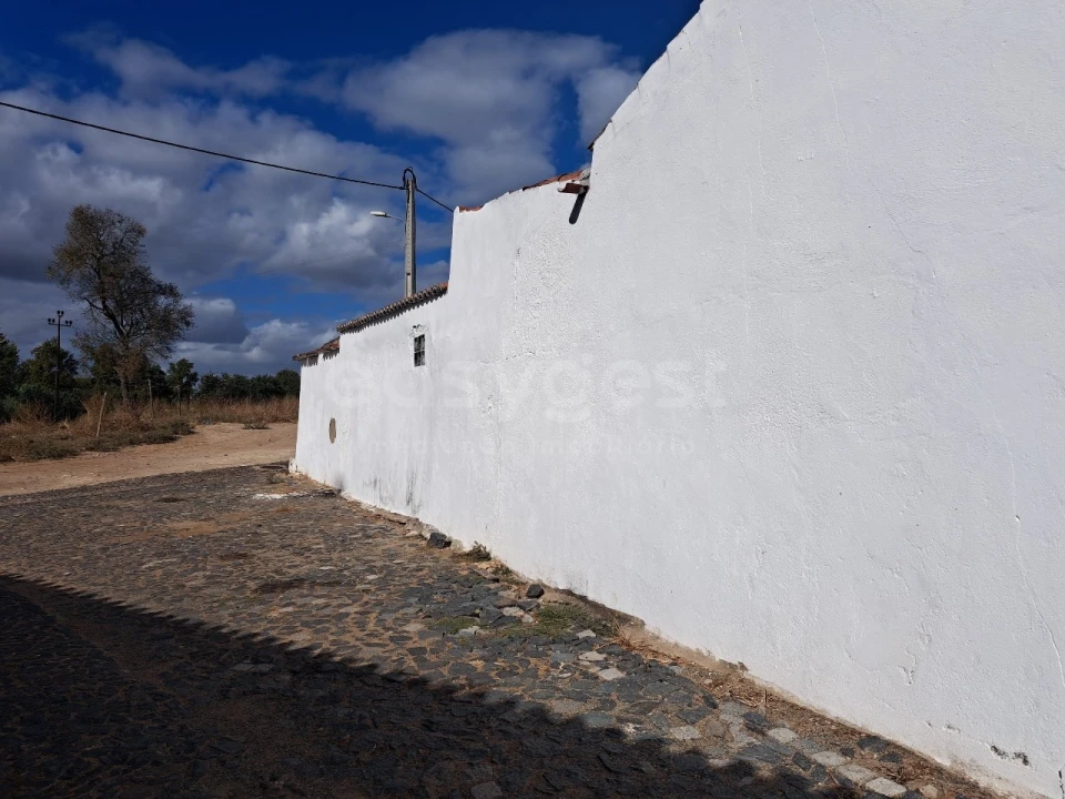 Moradia T3 para Venda em Salvada e Quintos Foto 2