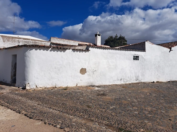 Moradia T3 para Venda em Salvada e Quintos Foto 3