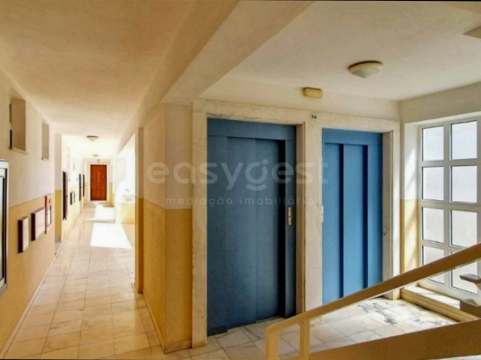 Apartamento para Venda em Monte Gordo Foto 3