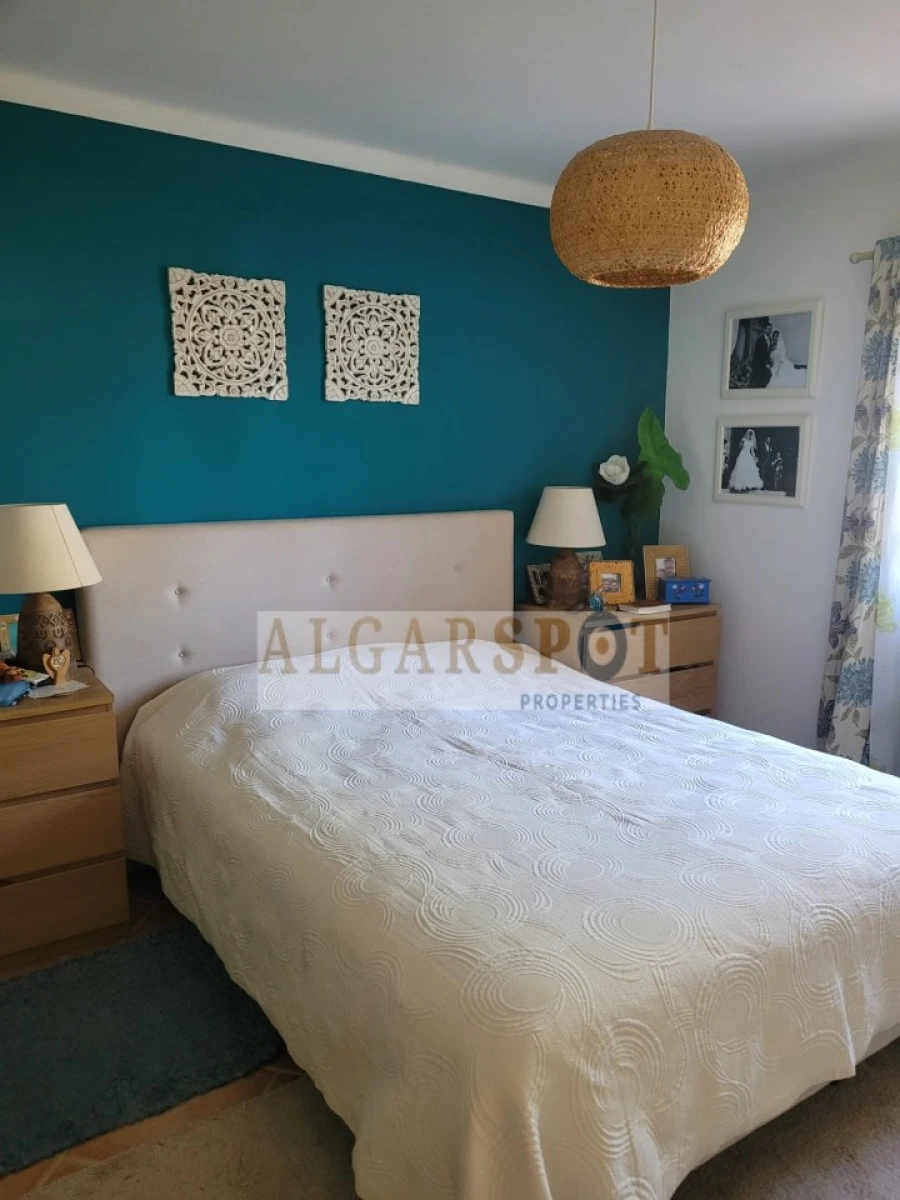 Moradia T4 para Venda em Quarteira Foto 7