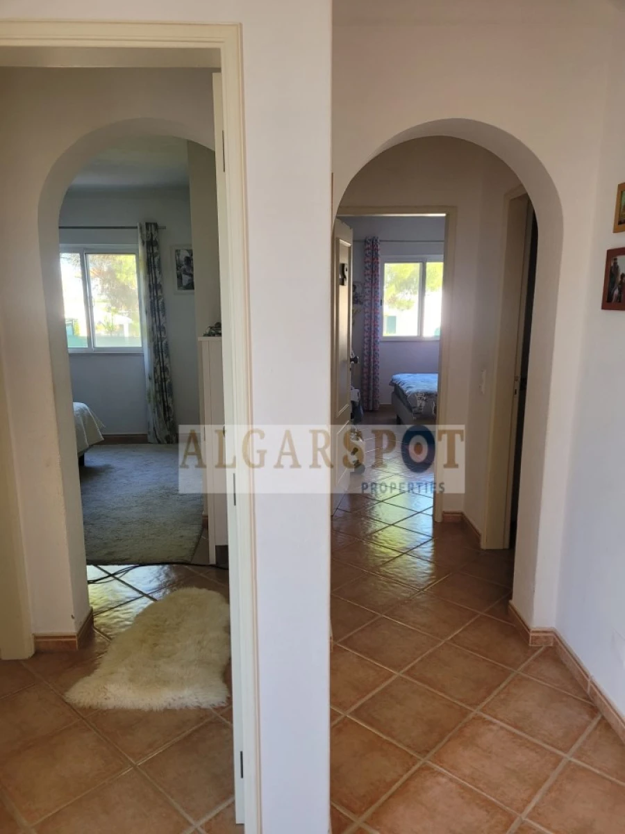 Moradia T4 para Venda em Quarteira Foto 6