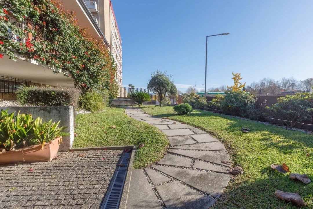 Moradia T4 para Venda em Vila Nova de Famalicão e Calendário Foto 2