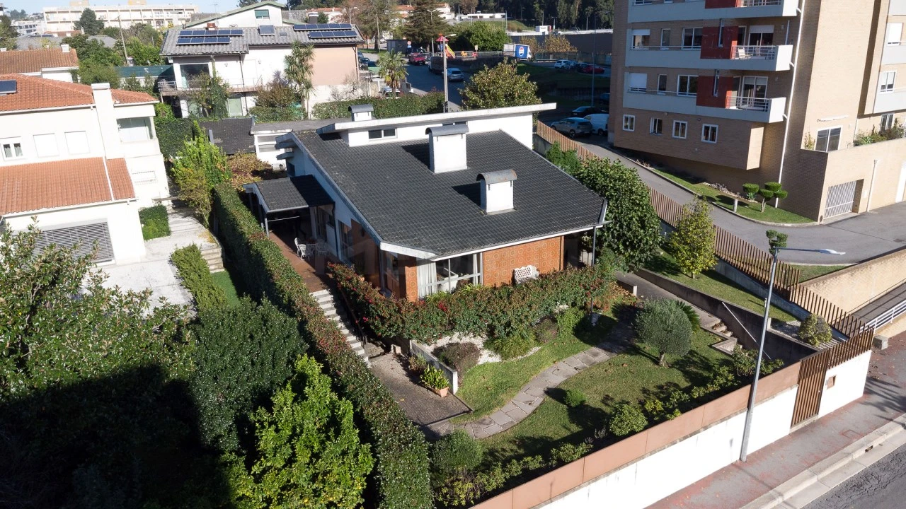 Moradia T4 para Venda em Vila Nova de Famalicão e Calendário Foto 1