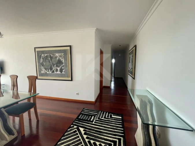 Apartamento T2 para Arrendamento em São Martinho Foto 5