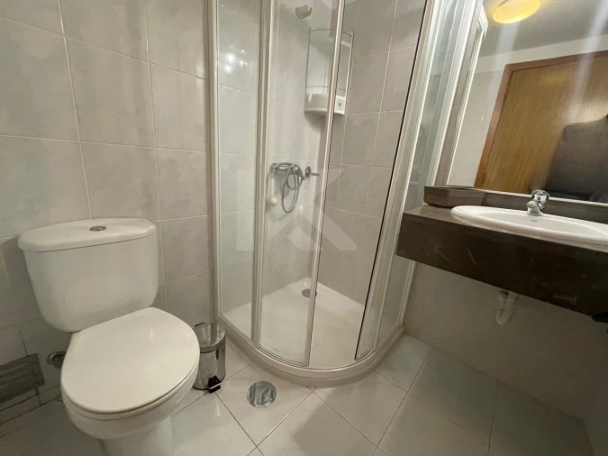 Apartamento T2 para Arrendamento em São Martinho Foto 11