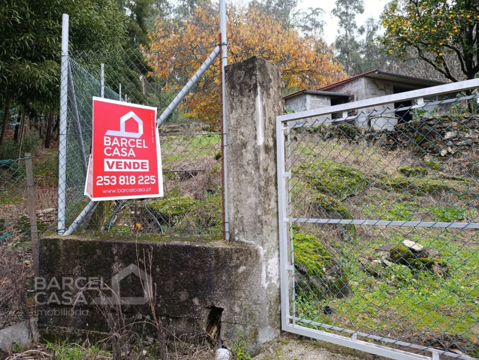 Terreno para Venda em Alheira e Igreja Nova Foto 1