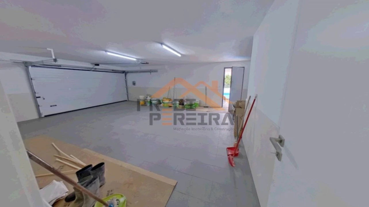 Moradia T4 para Venda em Pontinha e Famões Foto 50