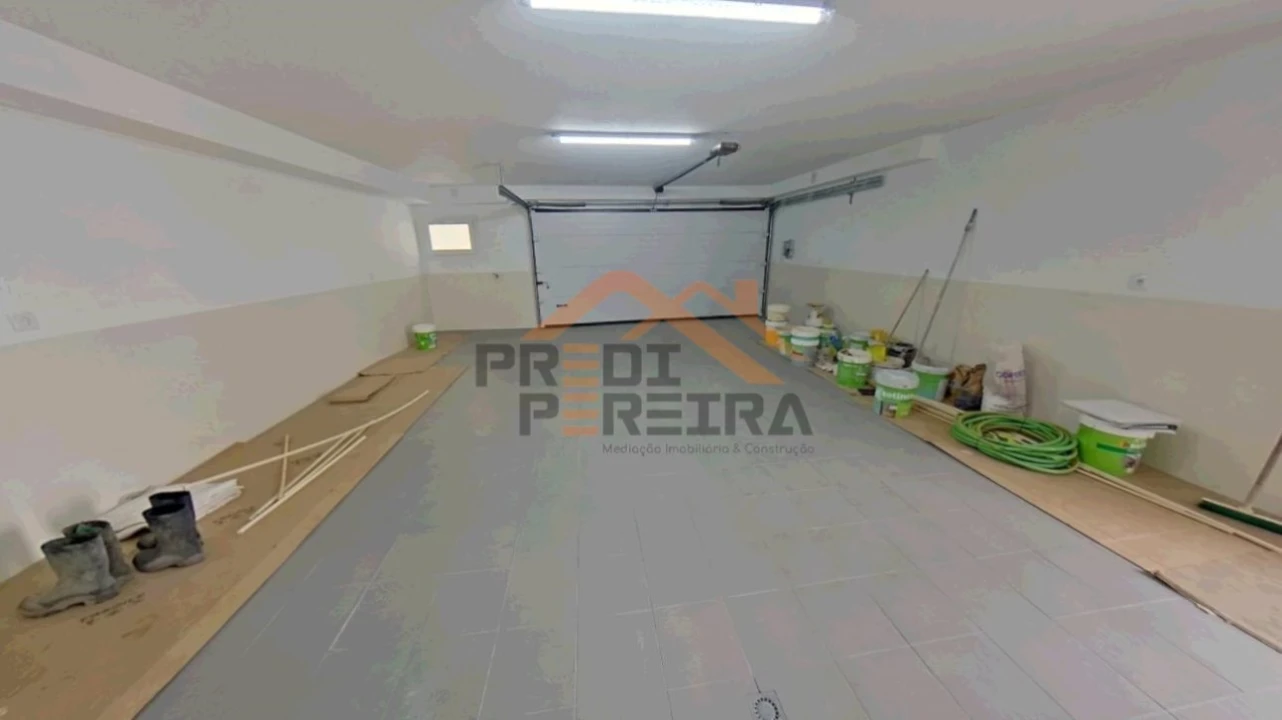 Moradia T4 para Venda em Pontinha e Famões Foto 51