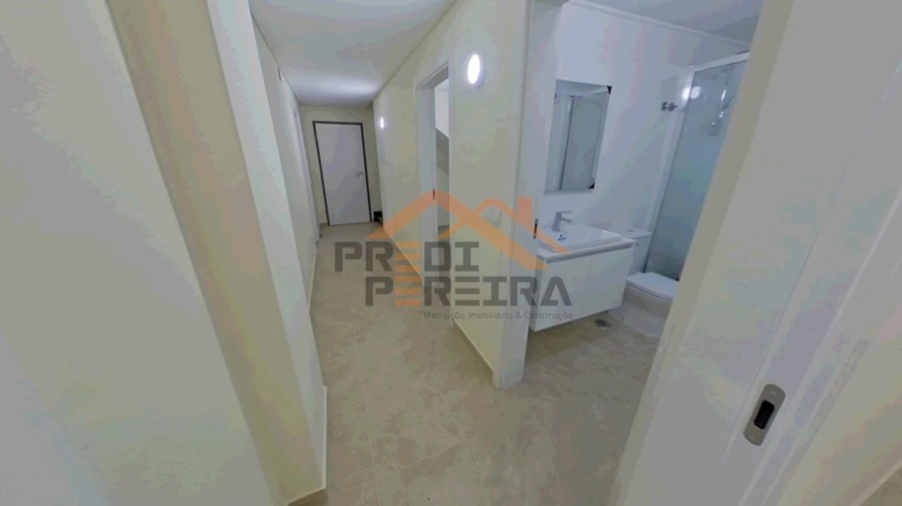Moradia T4 para Venda em Pontinha e Famões Foto 47