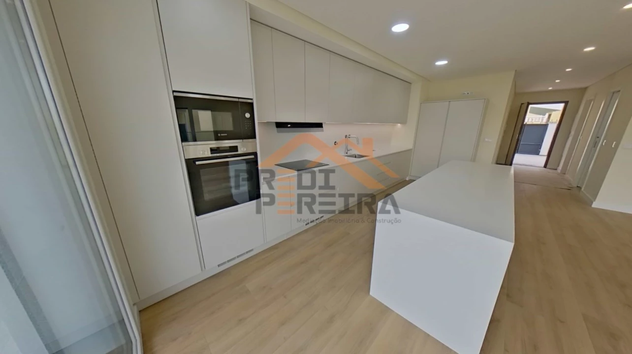 Moradia T4 para Venda em Pontinha e Famões Foto 42