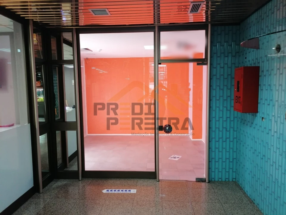 Loja para Venda em Odivelas Foto 1