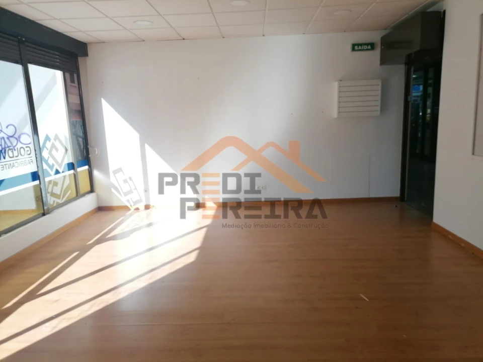 Loja para Venda em Odivelas Foto 6