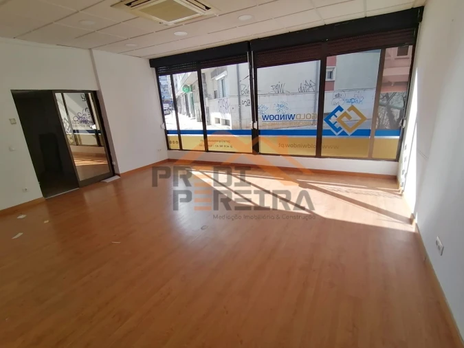 Loja para Venda em Odivelas Foto 1