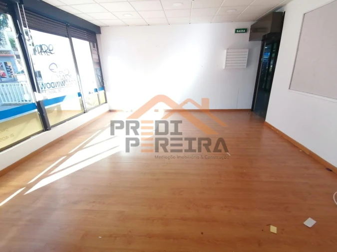 Loja para Venda em Odivelas Foto 3