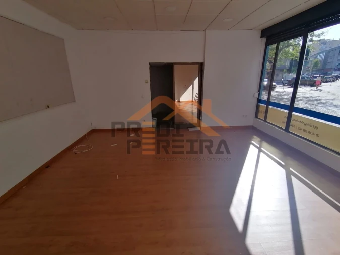 Loja para Venda em Odivelas Foto 8