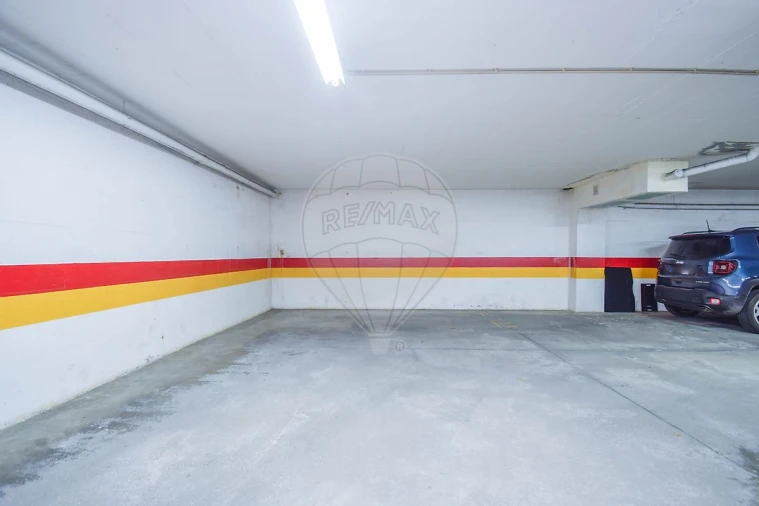 Apartamento T1 para Venda em Algés, Linda-A-Velha e Cruz Quebrada-Dafundo Foto 12