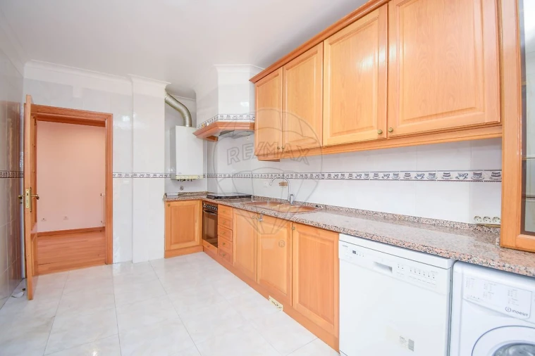 Apartamento T1 para Venda em Algés, Linda-A-Velha e Cruz Quebrada-Dafundo Foto 11