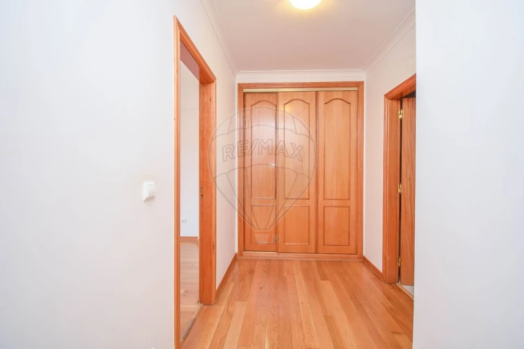 Apartamento T1 para Venda em Algés, Linda-A-Velha e Cruz Quebrada-Dafundo Foto 19