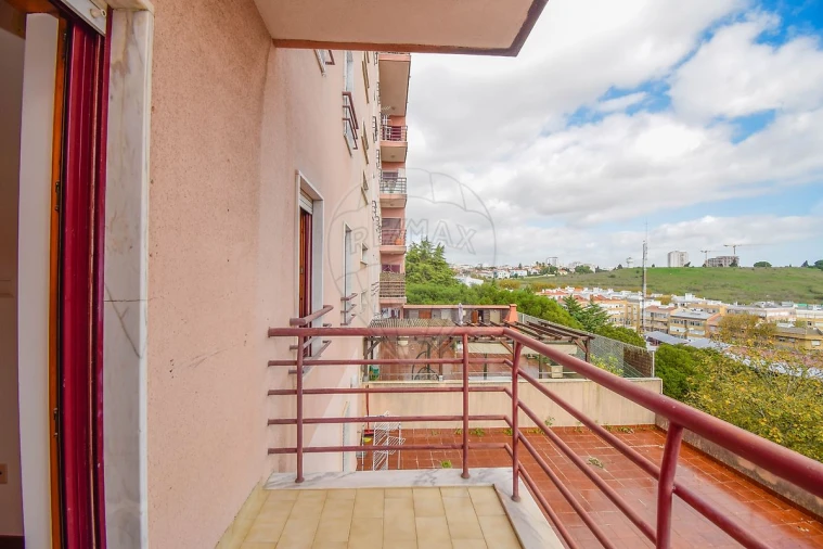 Apartamento T1 para Venda em Algés, Linda-A-Velha e Cruz Quebrada-Dafundo Foto 9