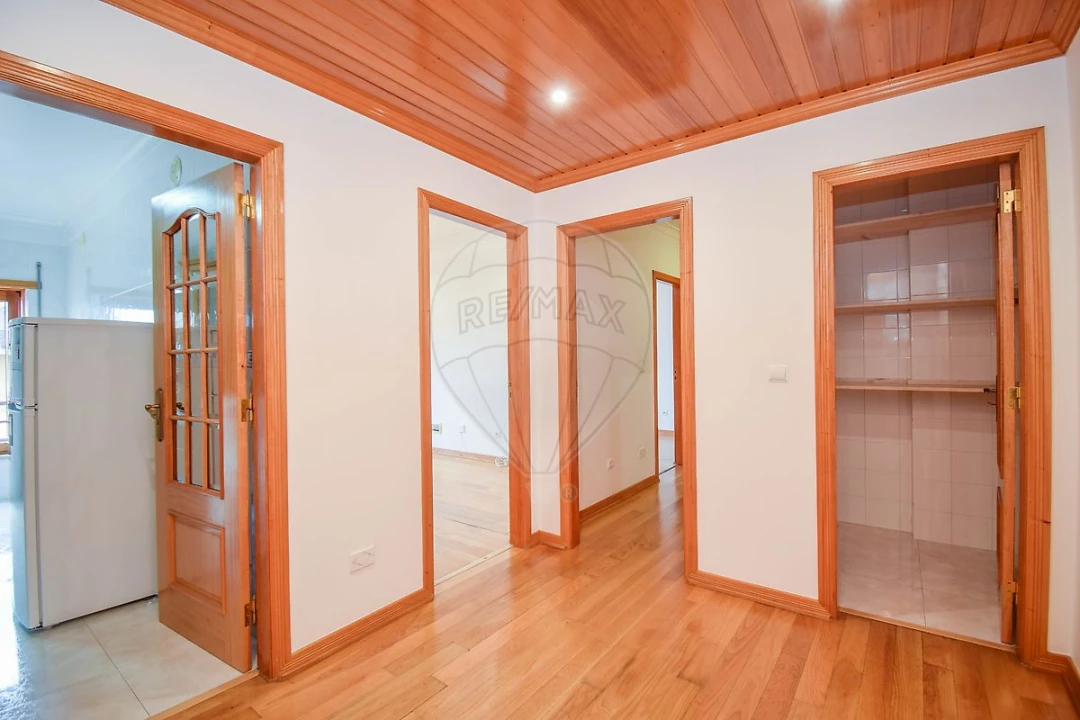 Apartamento T1 para Venda em Algés, Linda-A-Velha e Cruz Quebrada-Dafundo Foto 10