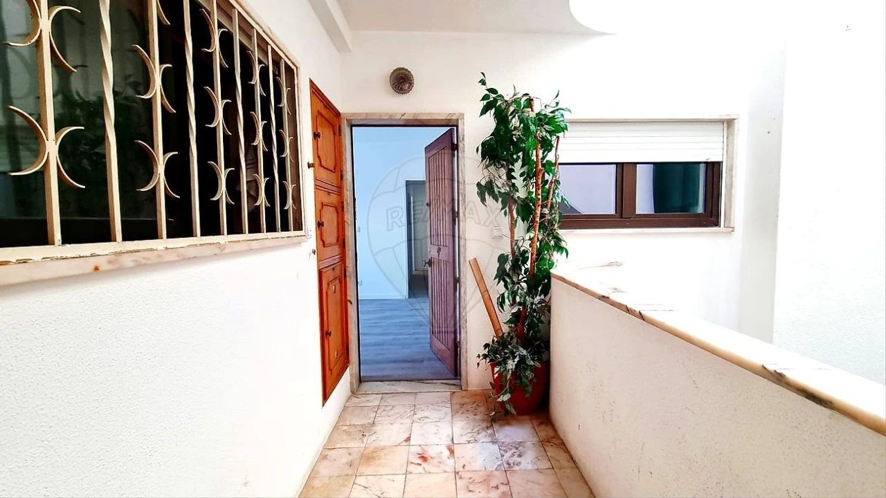 Apartamento T3 para Arrendamento em Alcabideche Foto 9