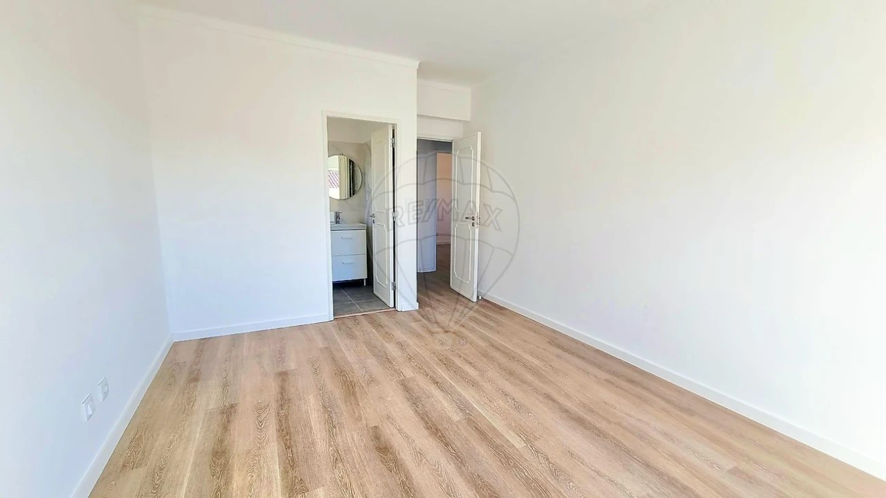 Apartamento T3 para Arrendamento em Alcabideche Foto 22