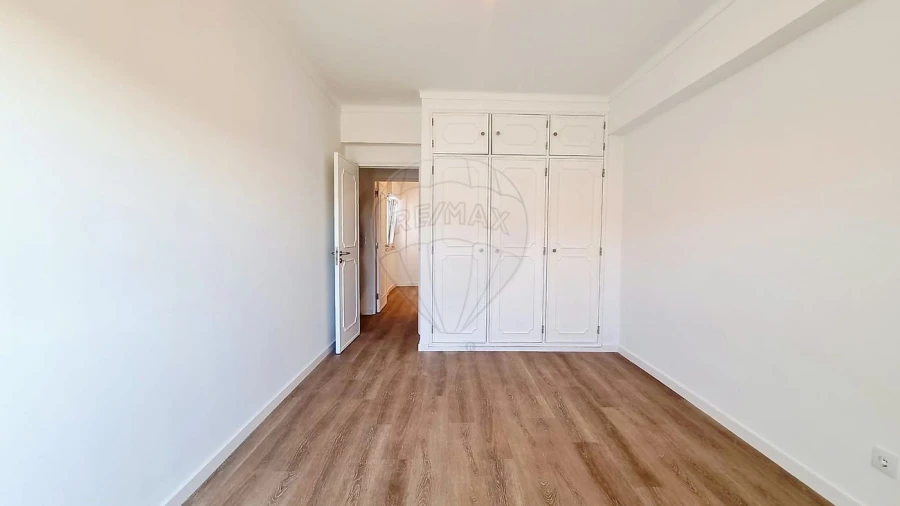 Apartamento T3 para Arrendamento em Alcabideche Foto 13
