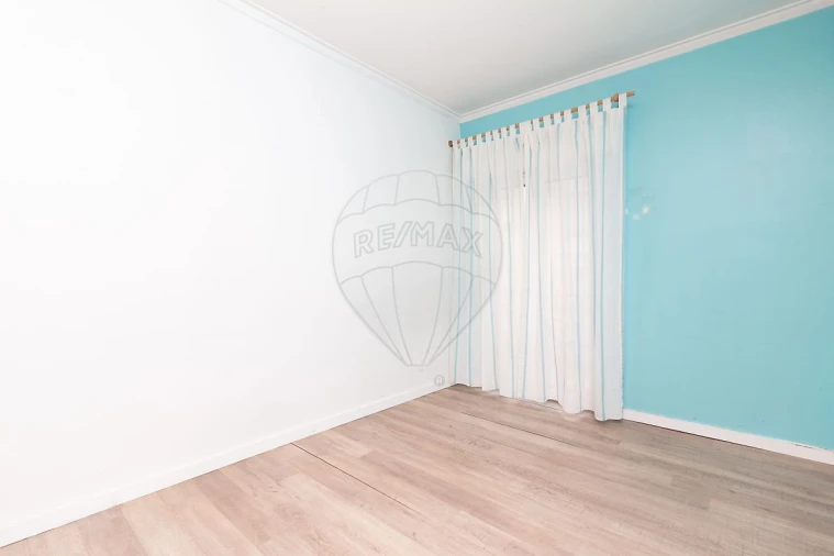 Apartamento T3 para Venda em Vila Franca de Xira Foto 7