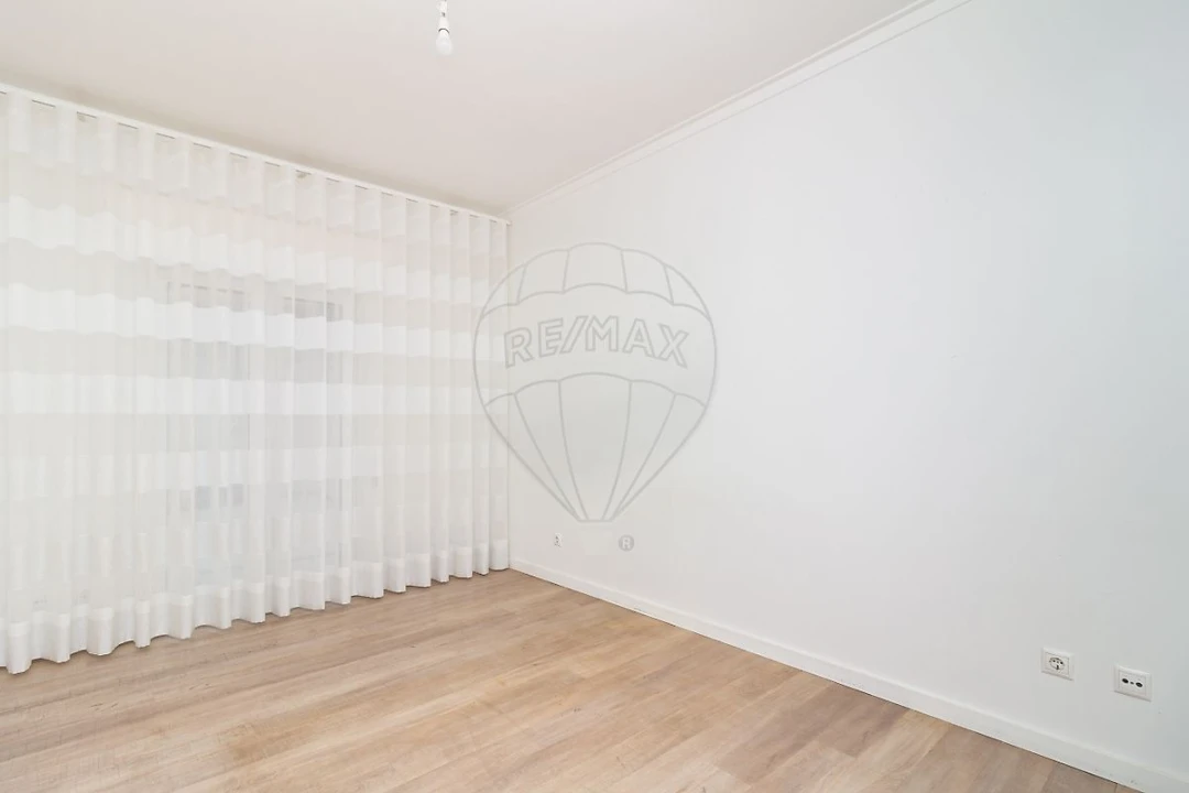 Apartamento T3 para Venda em Vila Franca de Xira Foto 9