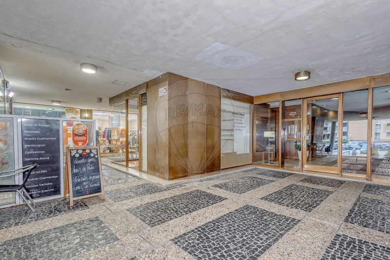 Loja para Venda em Ramalde Foto 2