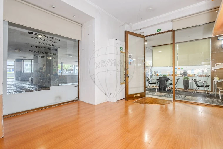 Loja para Venda em Ramalde Foto 4