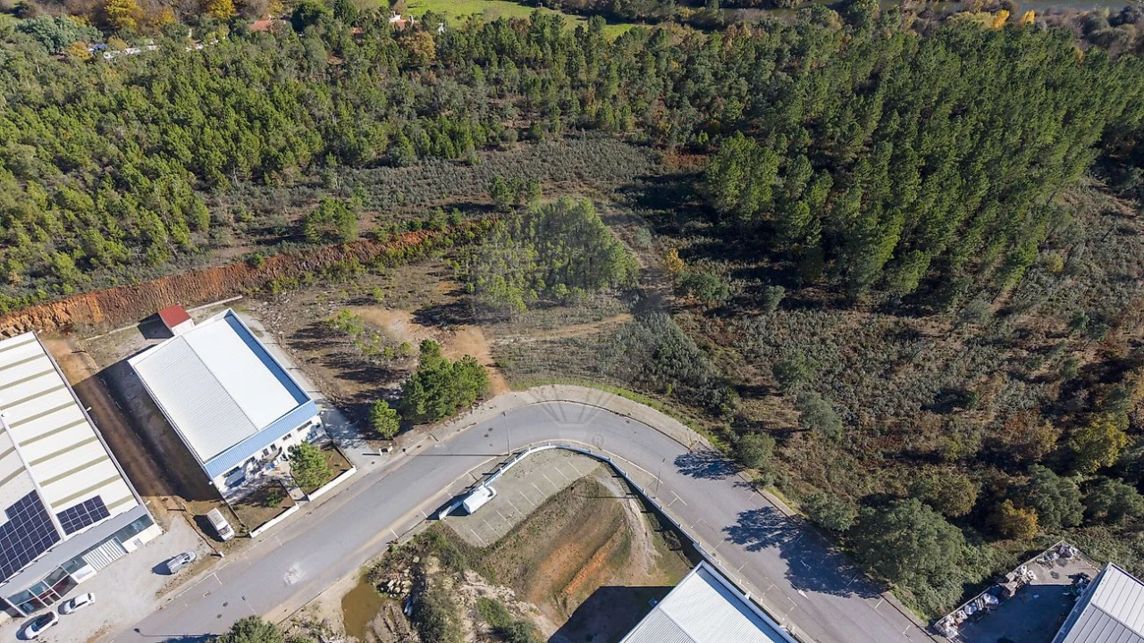 Terreno para Venda em Tortosendo Foto 4