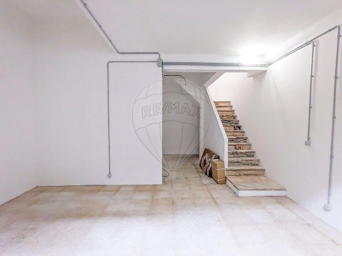 Loja para Arrendamento em Areeiro Foto 3