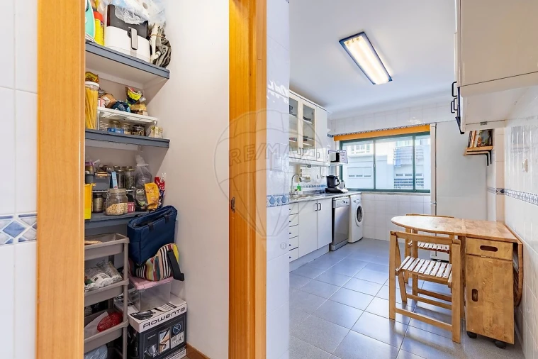 Apartamento T2 para Venda em Algueirão-Mem Martins Foto 4