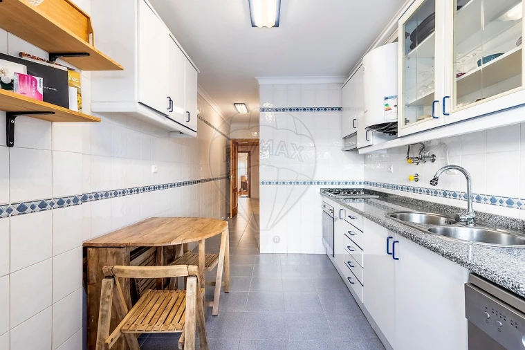 Apartamento T2 para Venda em Algueirão-Mem Martins Foto 3