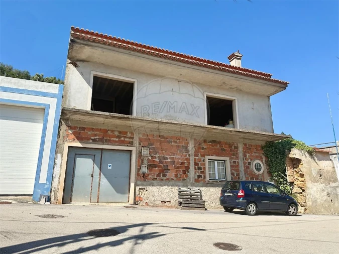 Moradia T2 para Venda em Dois Portos e Runa