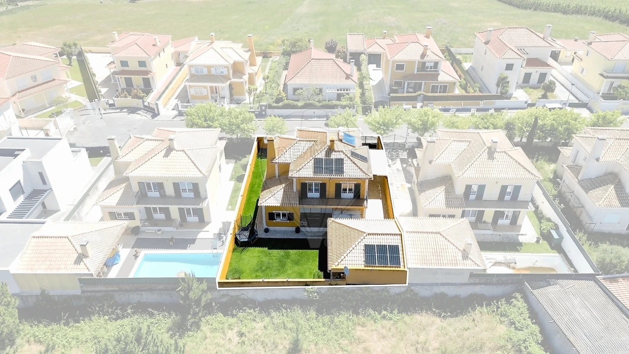 Moradia T4 para Venda em São Pedro da Cadeira Foto 2