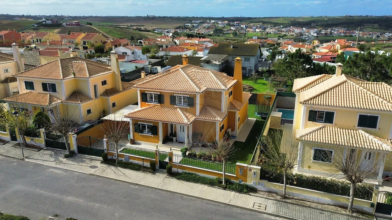 Moradia T4 para Venda em São Pedro da Cadeira Foto 4