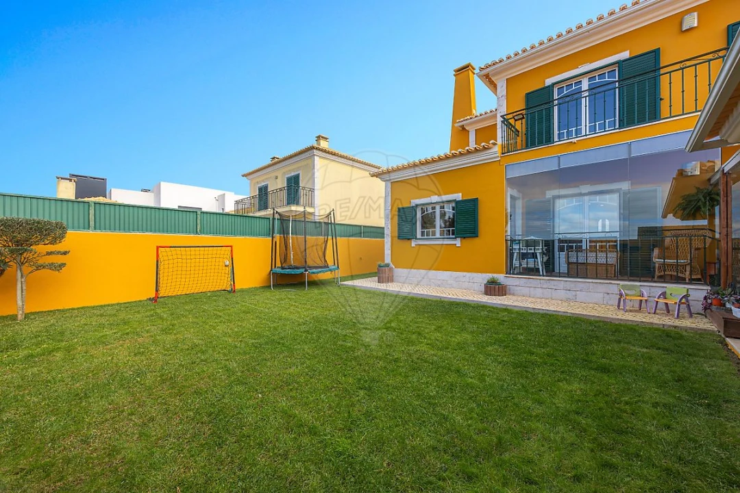 Moradia T4 para Venda em São Pedro da Cadeira Foto 2