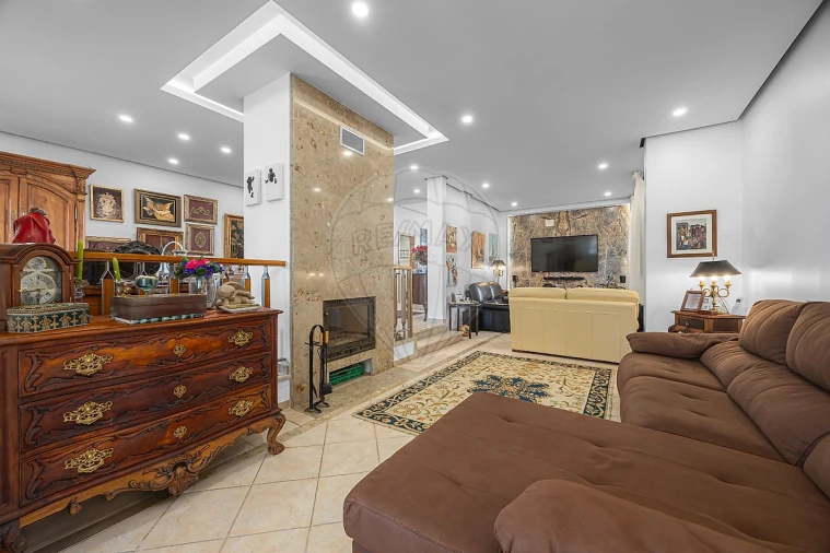 Moradia T4 para Venda em São Pedro da Cadeira Foto 7