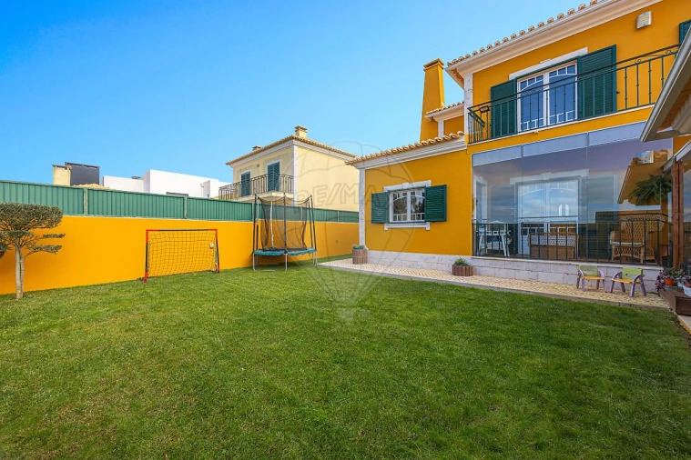 Moradia T4 para Venda em São Pedro da Cadeira Foto 2