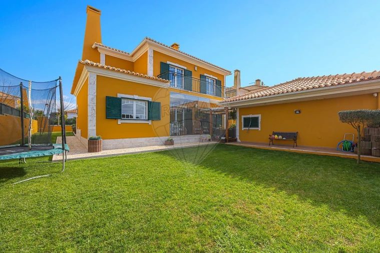 Moradia T4 para Venda em São Pedro da Cadeira