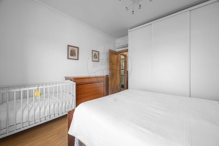 Moradia T4 para Venda em São Pedro da Cadeira Foto 17