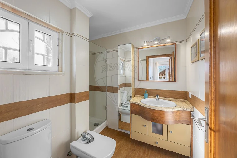 Moradia T4 para Venda em São Pedro da Cadeira Foto 25